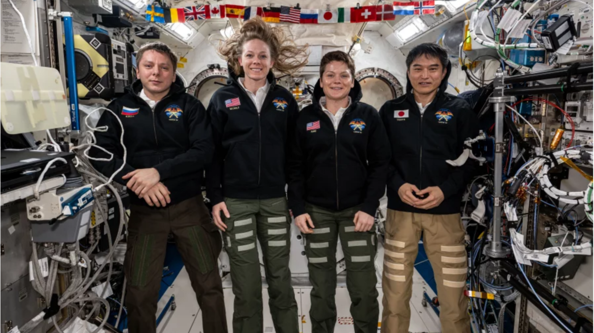4 astronauts return to Earth after 5 months in space 4 astronauts return to Earth after 5 months in space