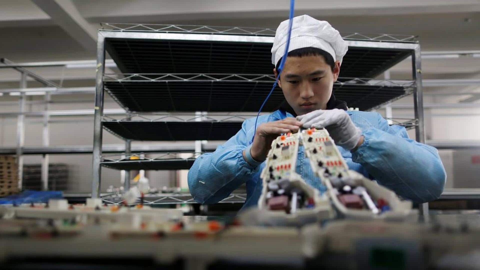 China's manufacturing activity slips in January 