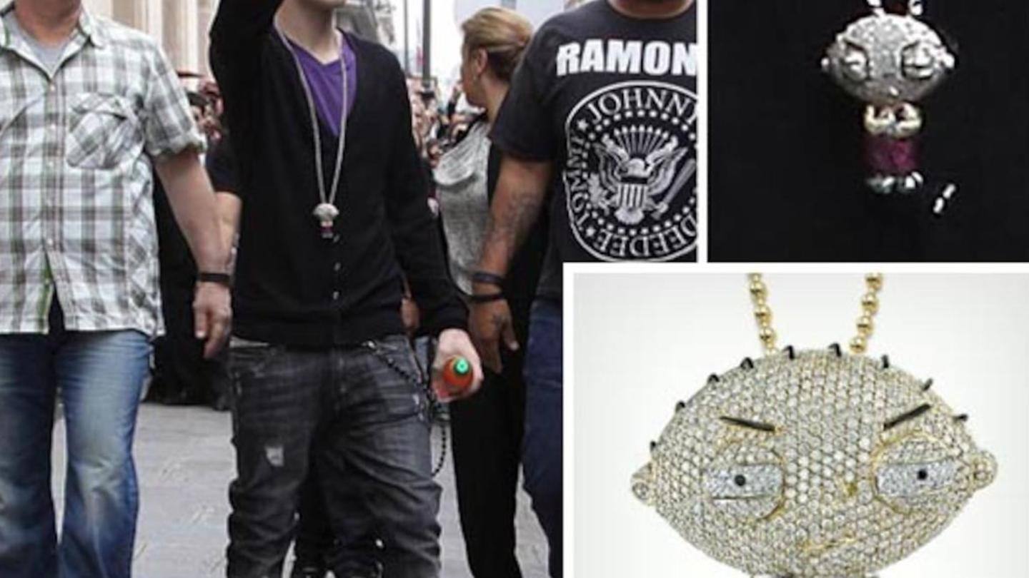 He spent $25,000 on a 'Family Guy' pendant He spent $25,000 on a 'Family Guy' pendant