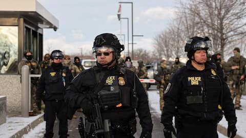 Hundreds of immigration officers headed to Minneapolis after fatal shooting 