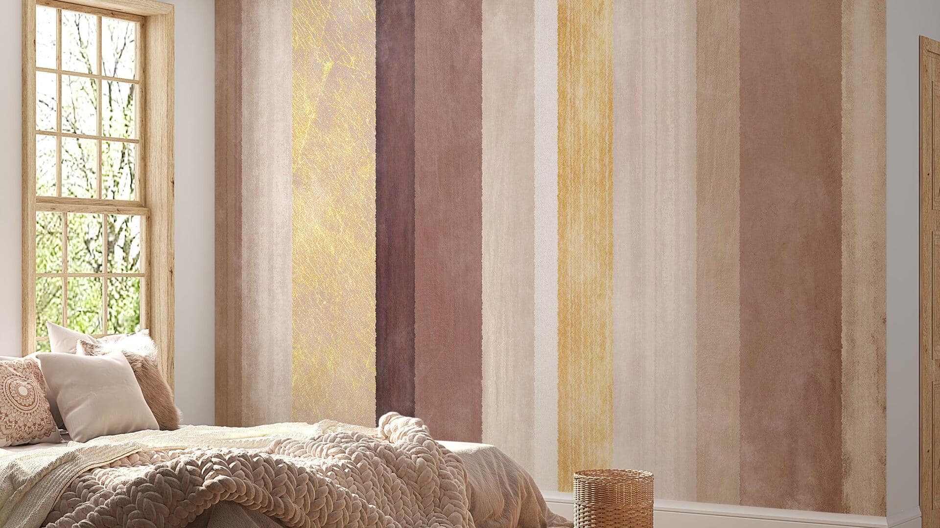 Use striped patterns to change the decor game