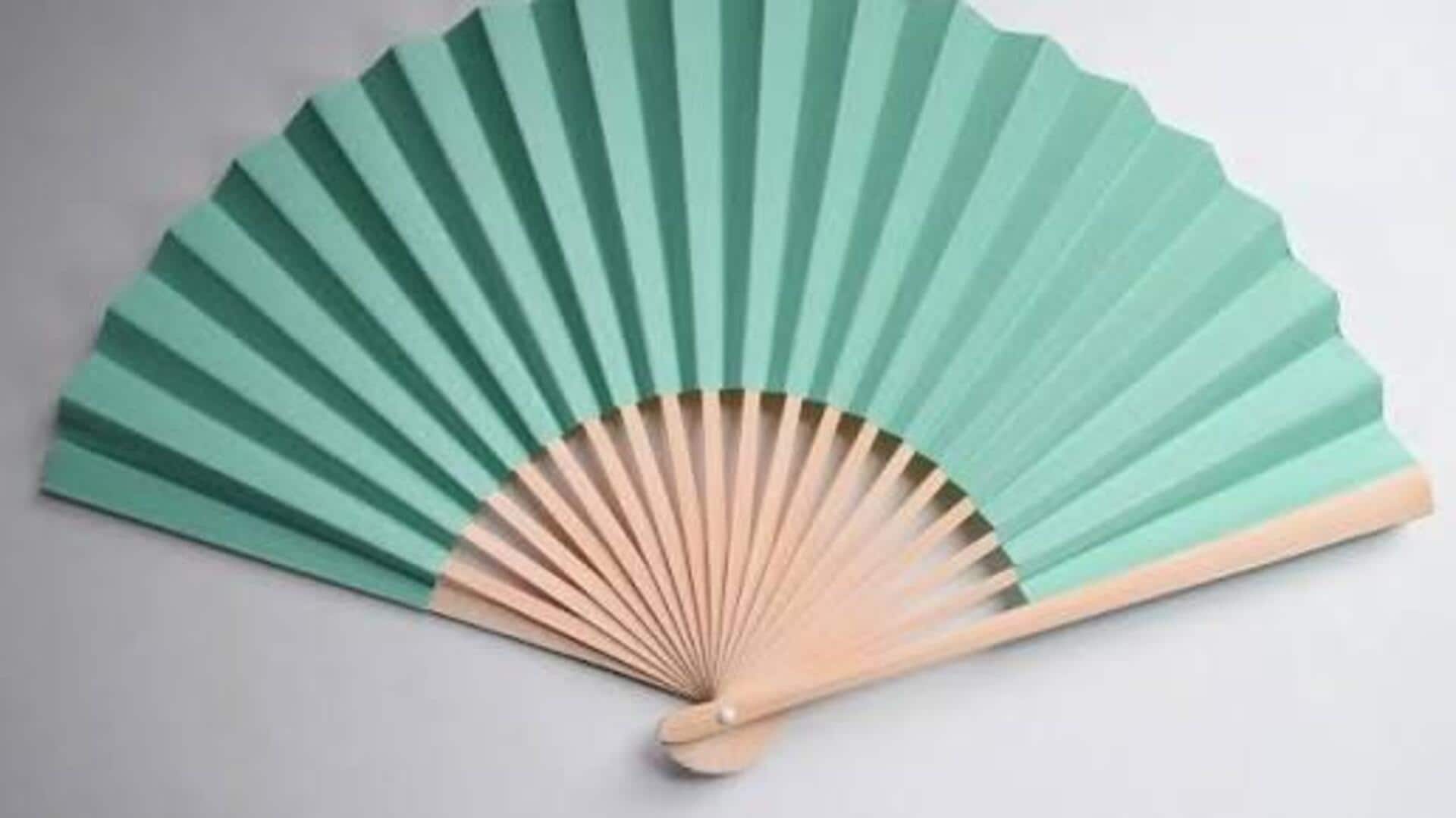 How to create hand fans using cardboard