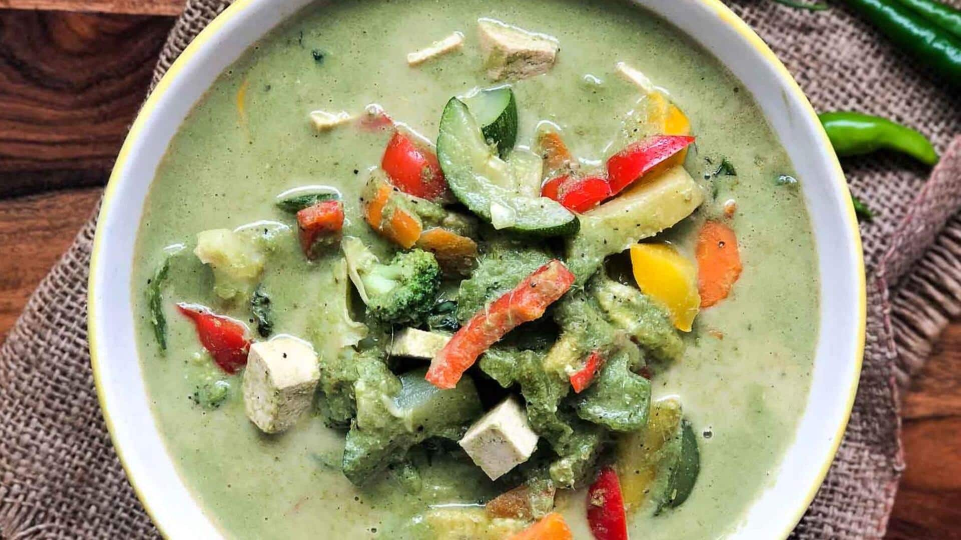 Prepare Thai green curry with tempeh with this recipe