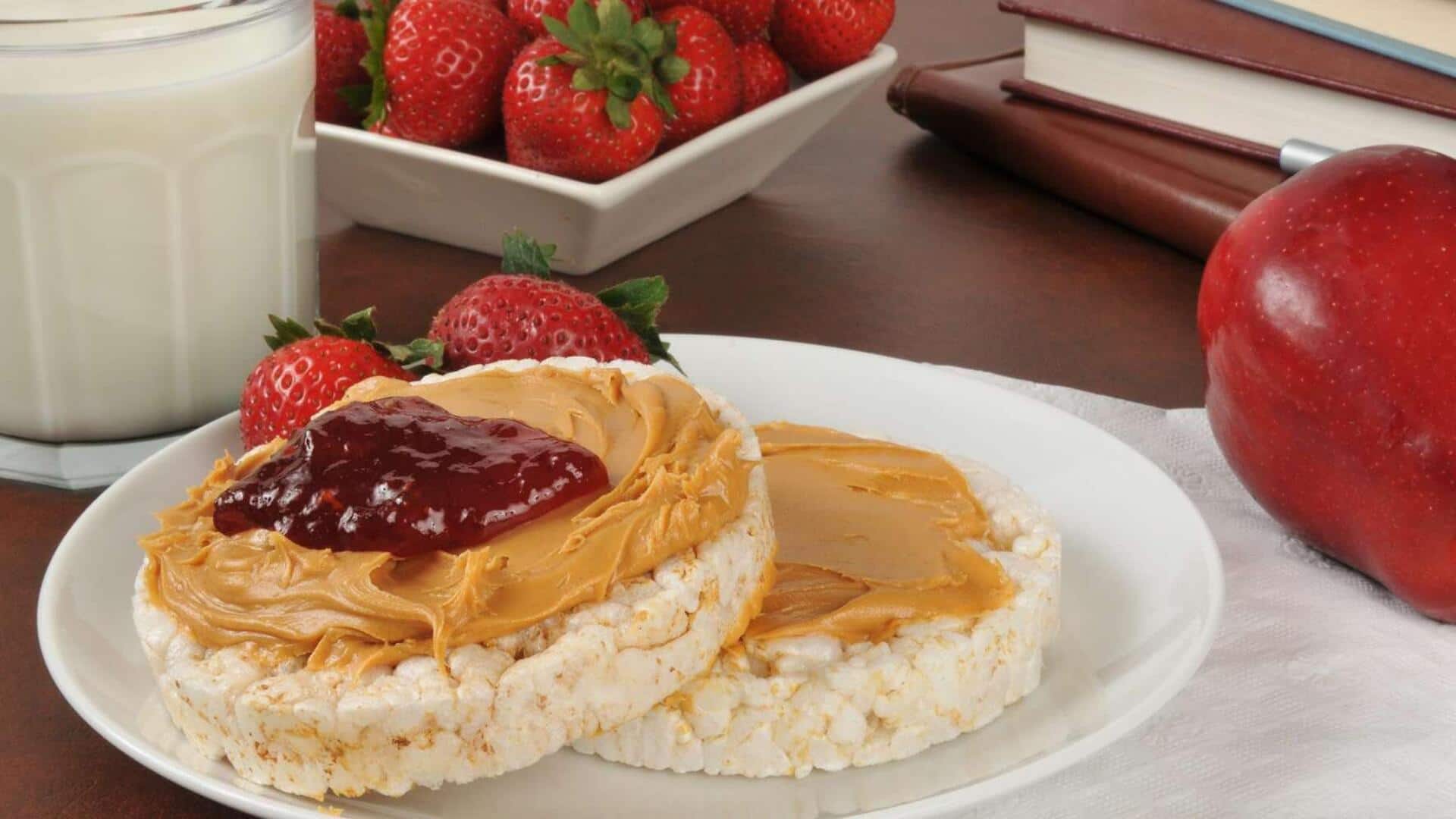 5-minute breakfast: Nut butter rice cakes 5-minute breakfast: Nut butter rice cakes