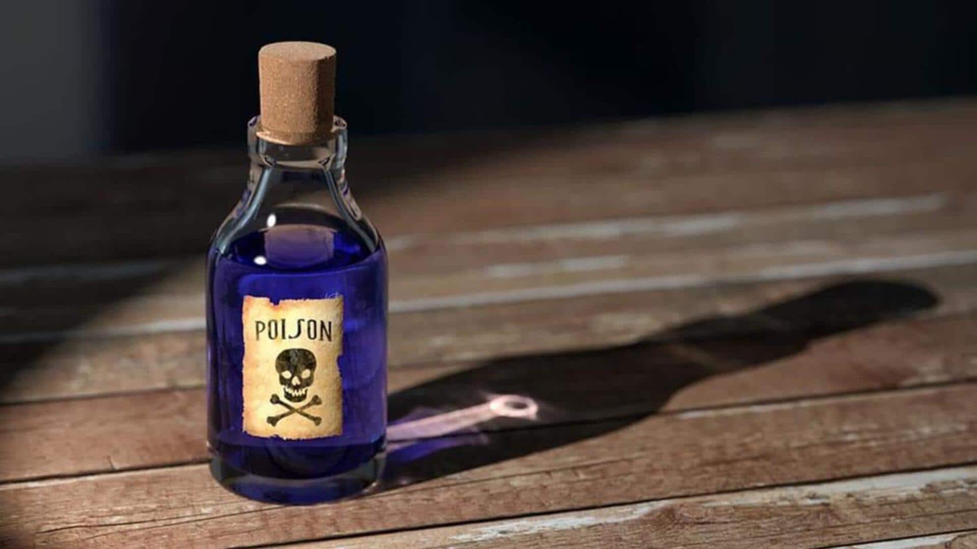 Harassed by officer for 'exposing corruption,' journalist, wife consume poison Harassed by officer for 'exposing corruption,' journalist, wife consume poison