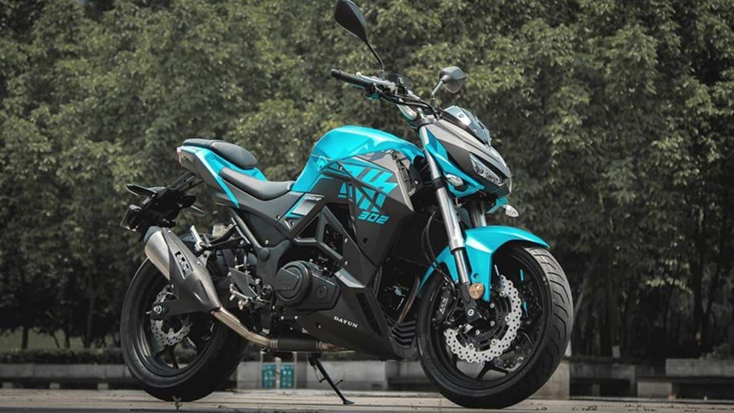 It is equipped with inverted front forks It is equipped with inverted front forks
