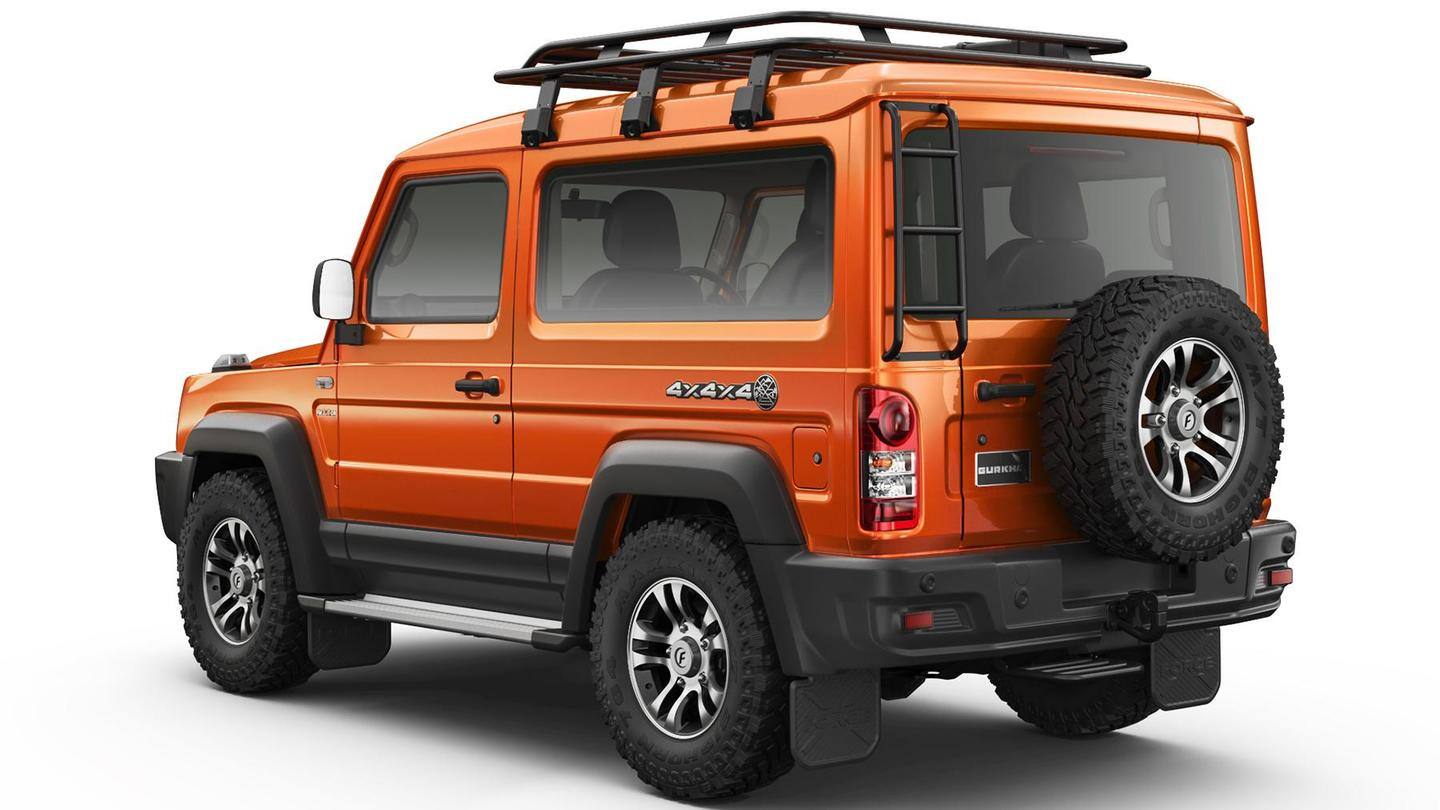 The car has round headlights and 16-inch wheels The car has round headlights and 16-inch wheels