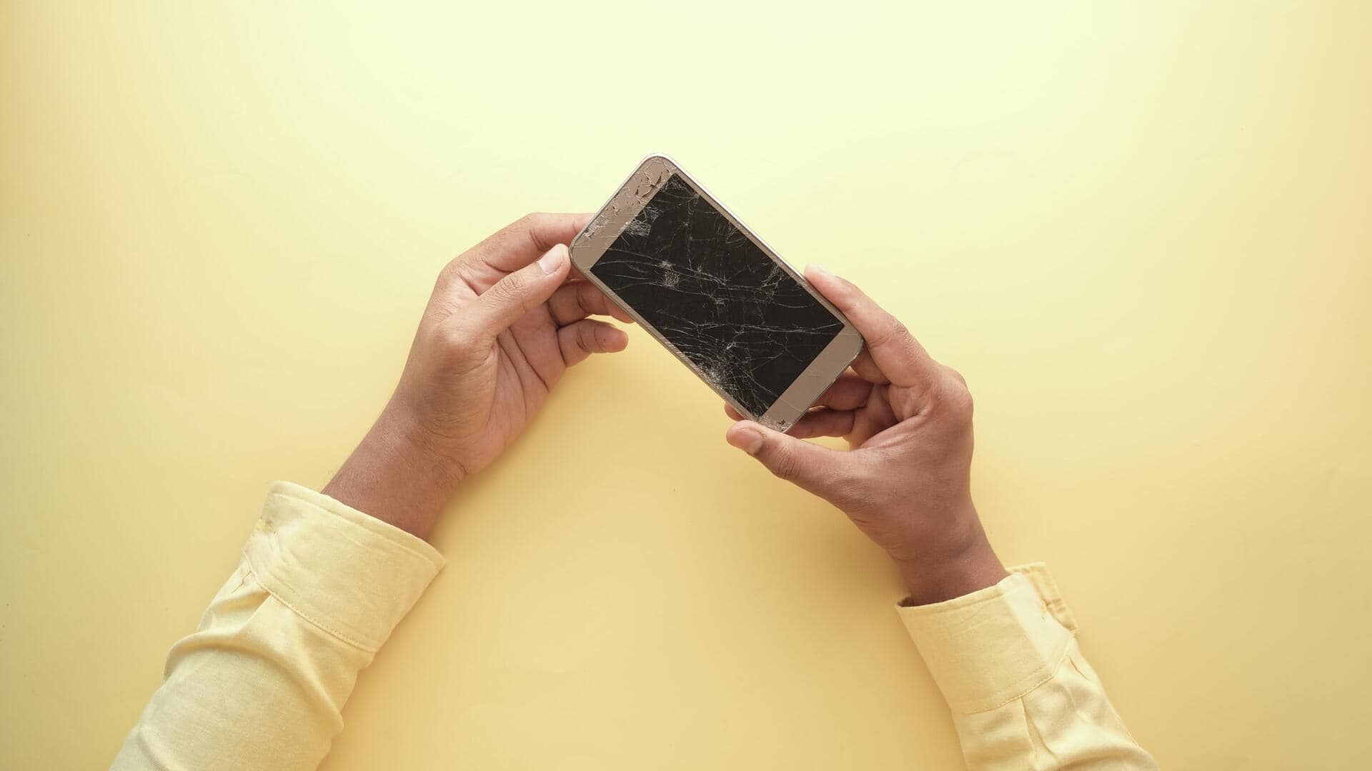 Keep your smartphone screen clean with these simple tips