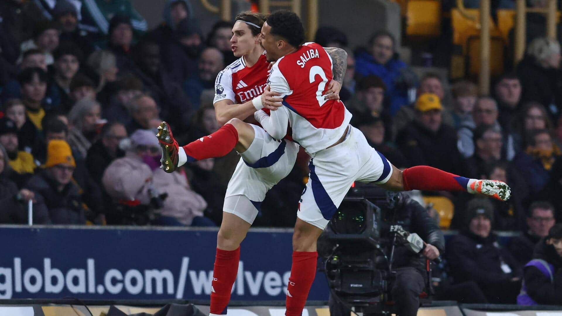 Riccardo Calafiori's goal seals victory for Arsenal against Wolves