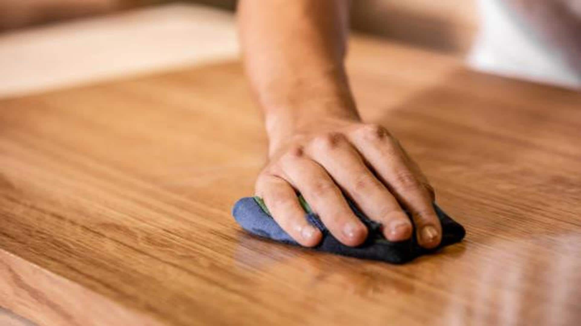 Refreshing natural wood floor cleaner with citrus oil