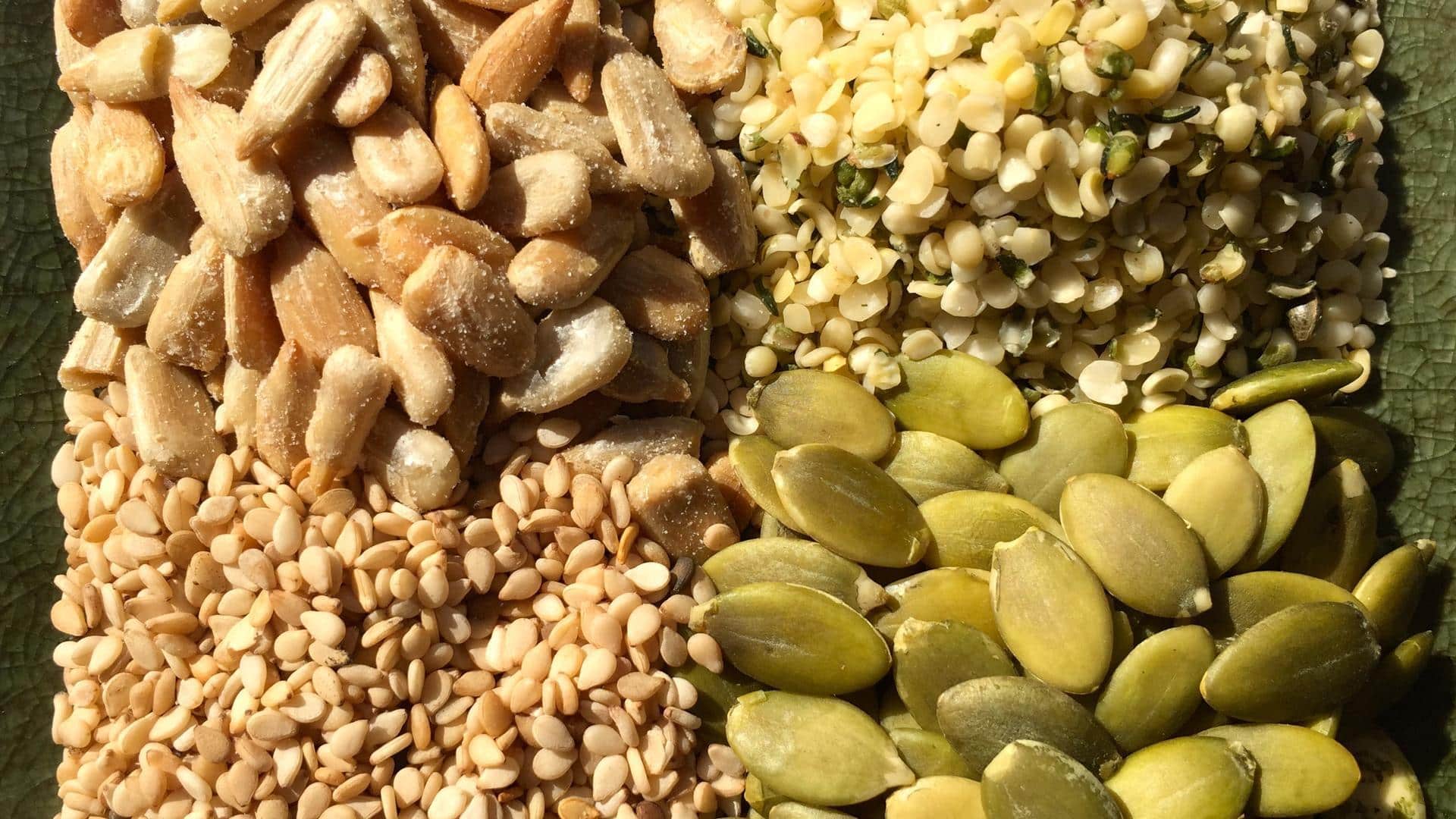 Sesame seeds v/s sunflower seeds: Comparing their nutrition