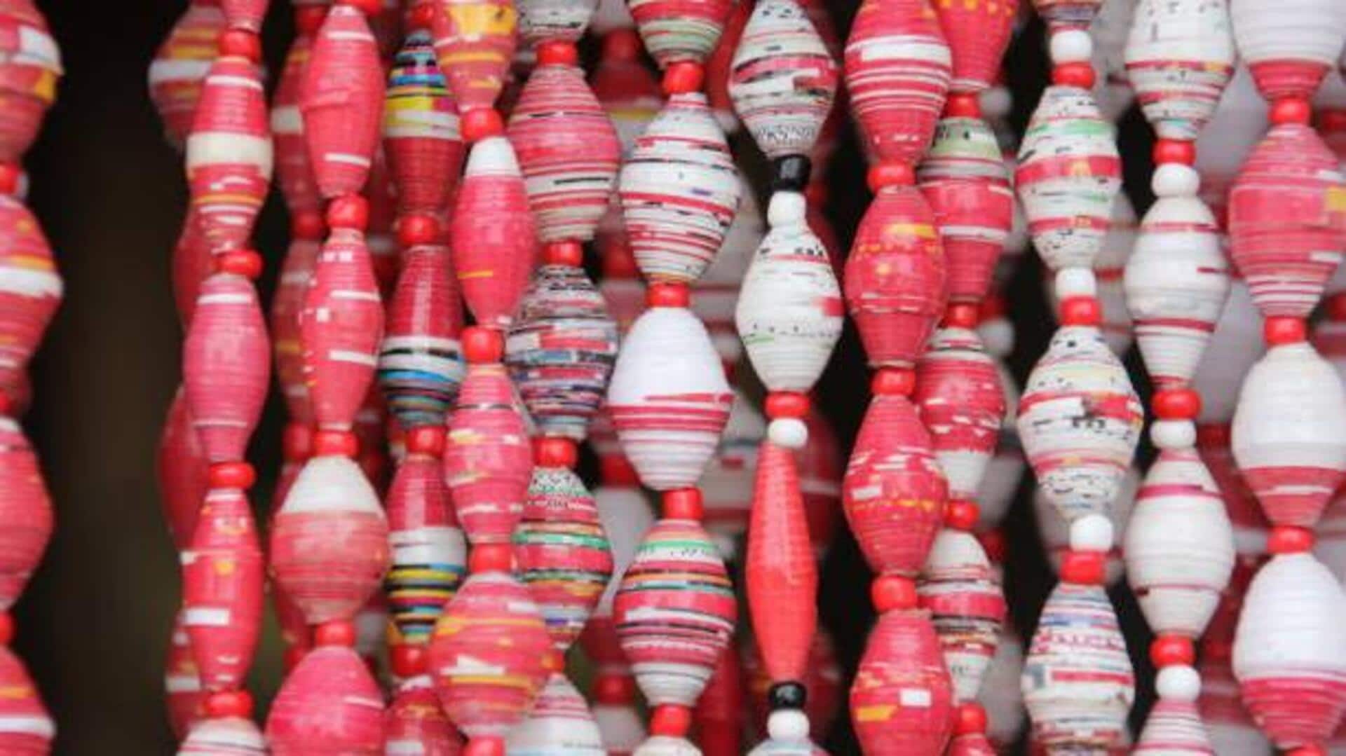 How to create paper bead art 