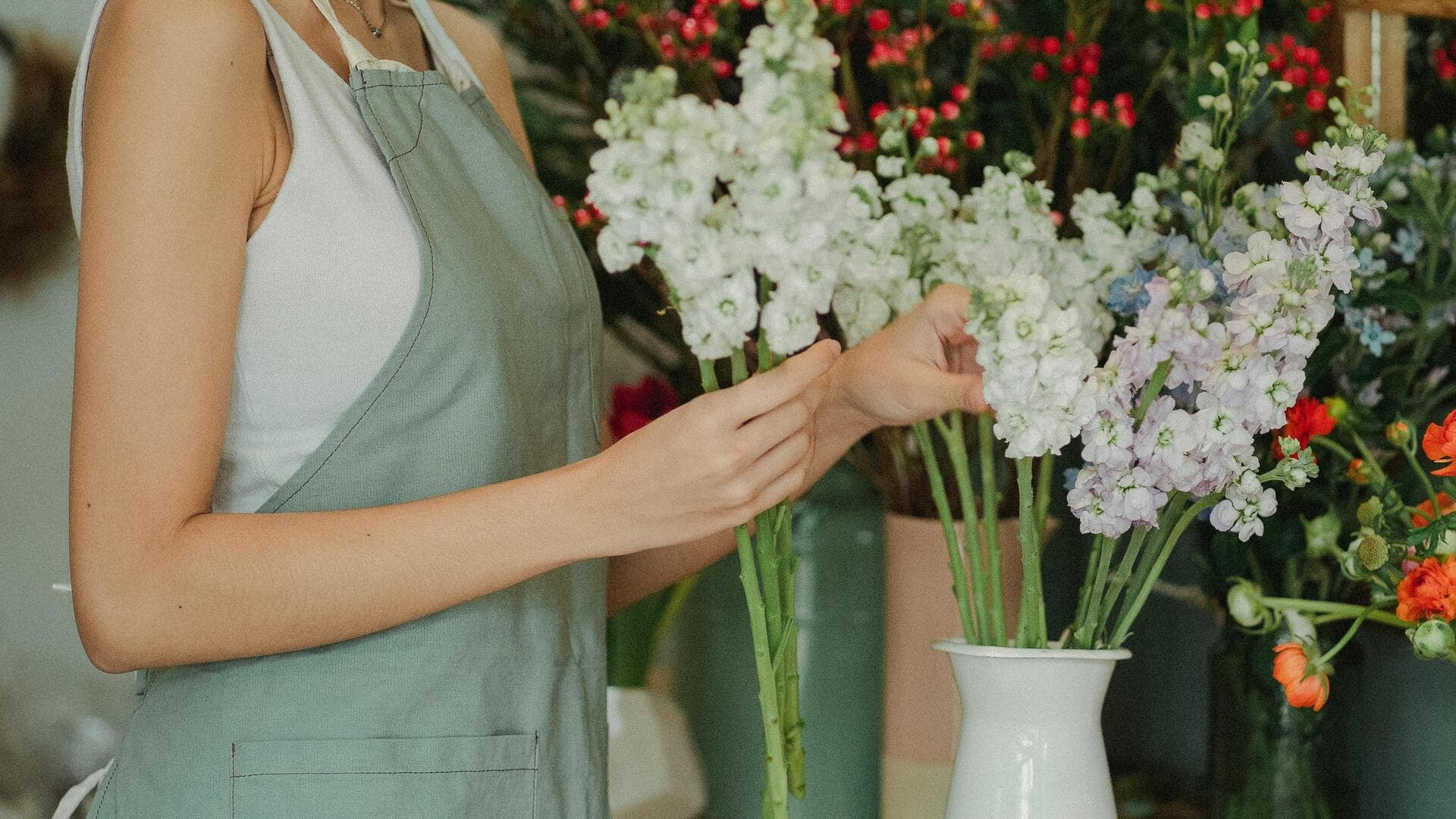 Arrange flowers like a pro with these simple tips