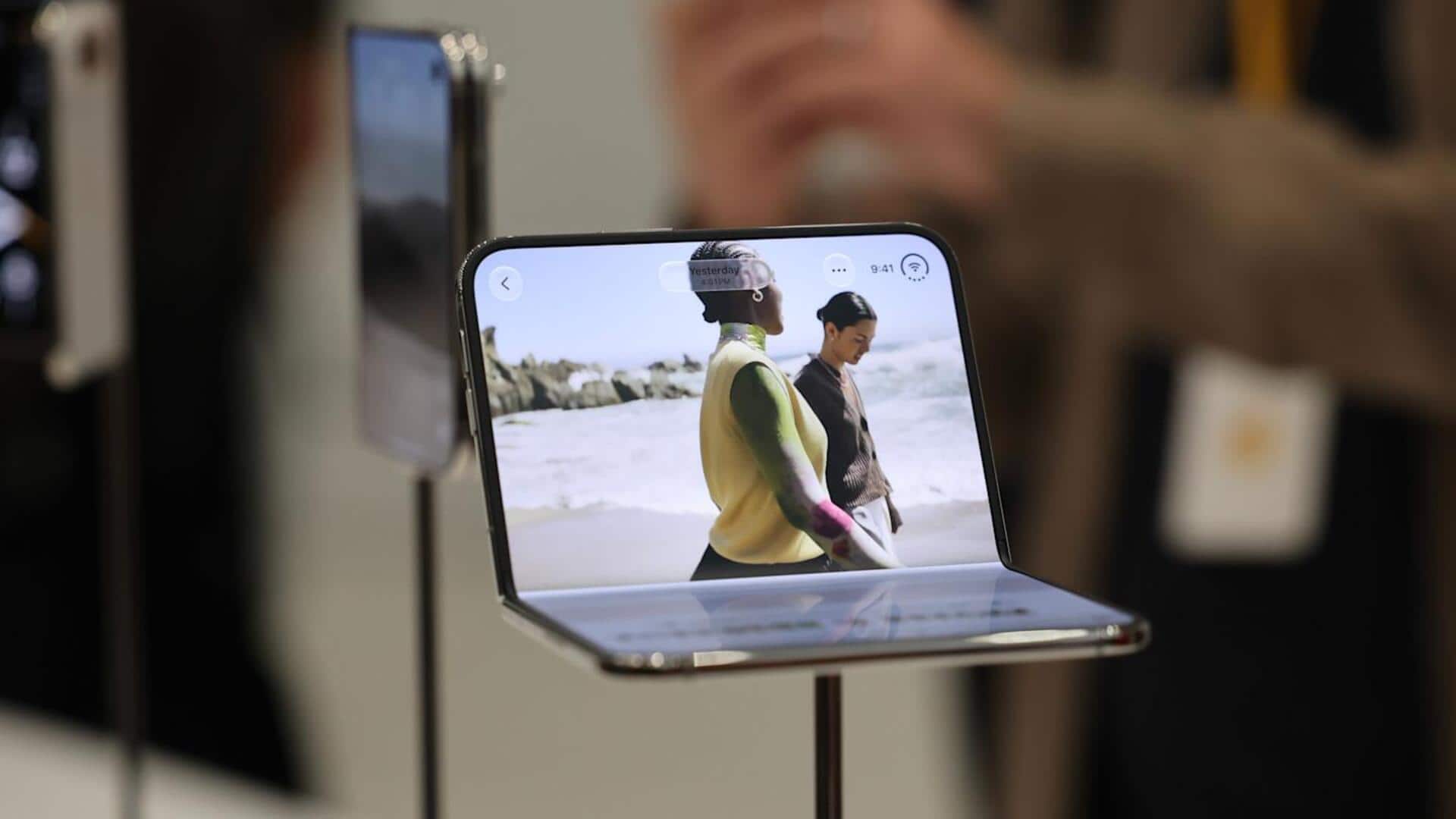 Samsung and Duolingo poke fun at Apple's iPhone Duo