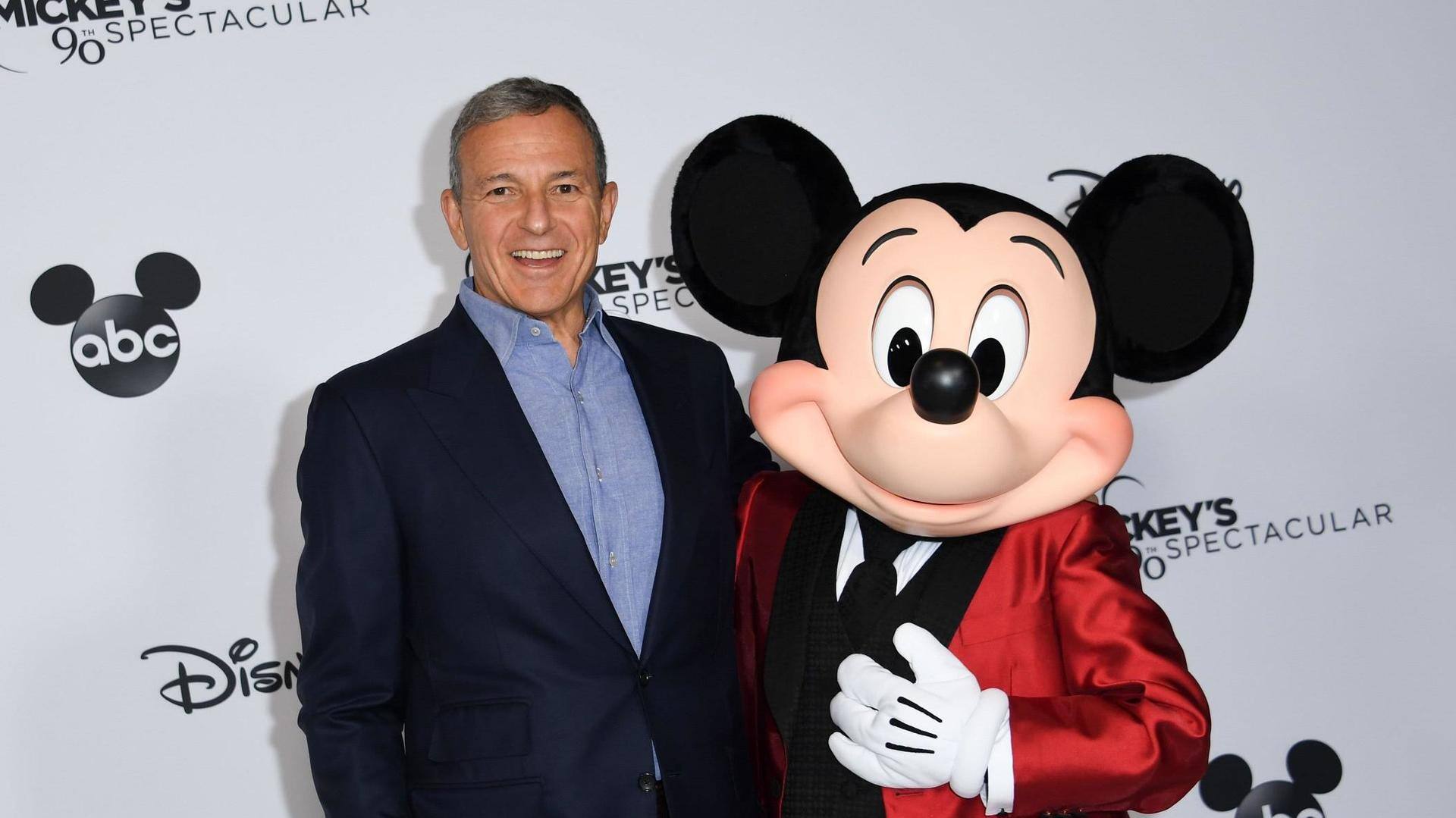 Disney sacks Bob Chapek; former CEO Bob Iger replaces him