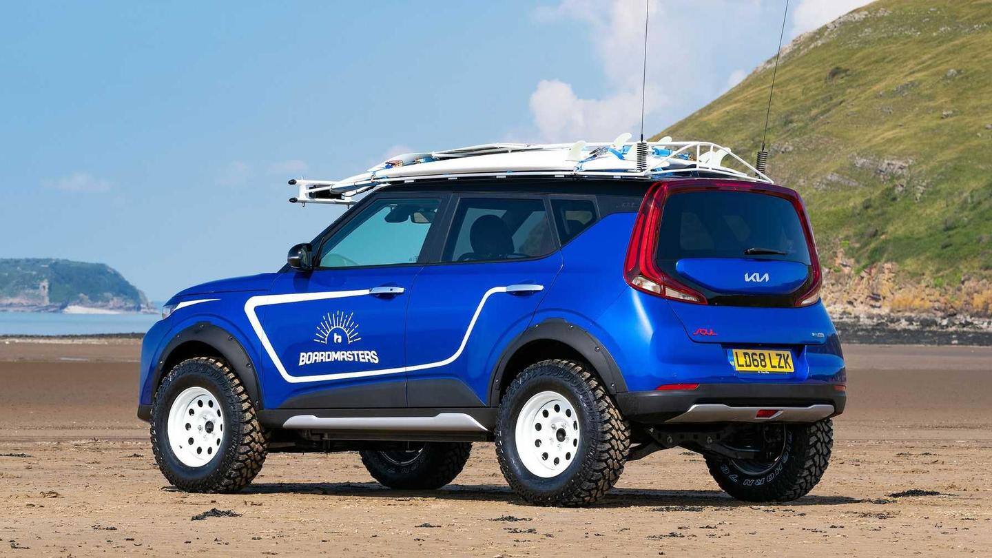The car has LED spotlights and 16-inch steel wheels The car has LED spotlights and 16-inch steel wheels