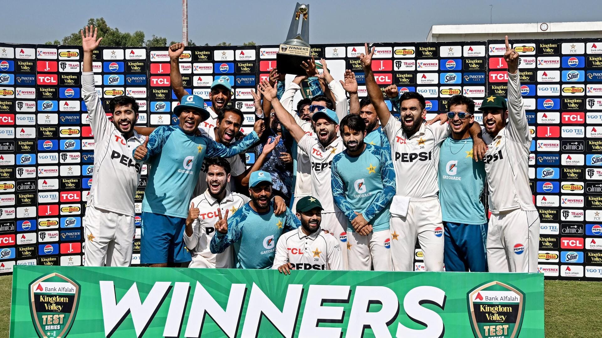 Shan Masood lauds Pakistan squad for their resilience versus England