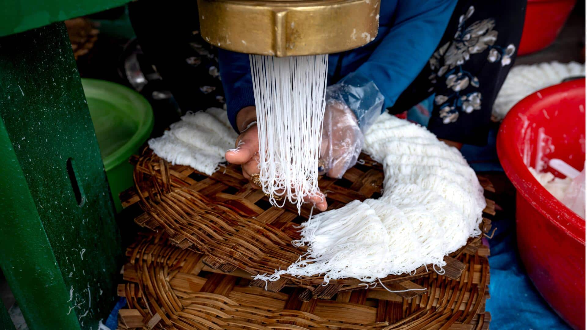 What makes street-style idiyappam so popular 