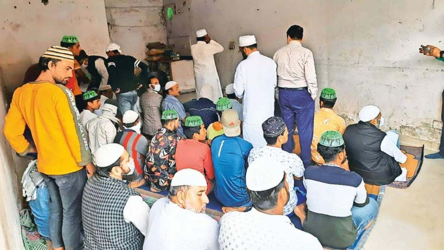 Dozens prayed at Hindu businessman's shop Dozens prayed at Hindu businessman's shop
