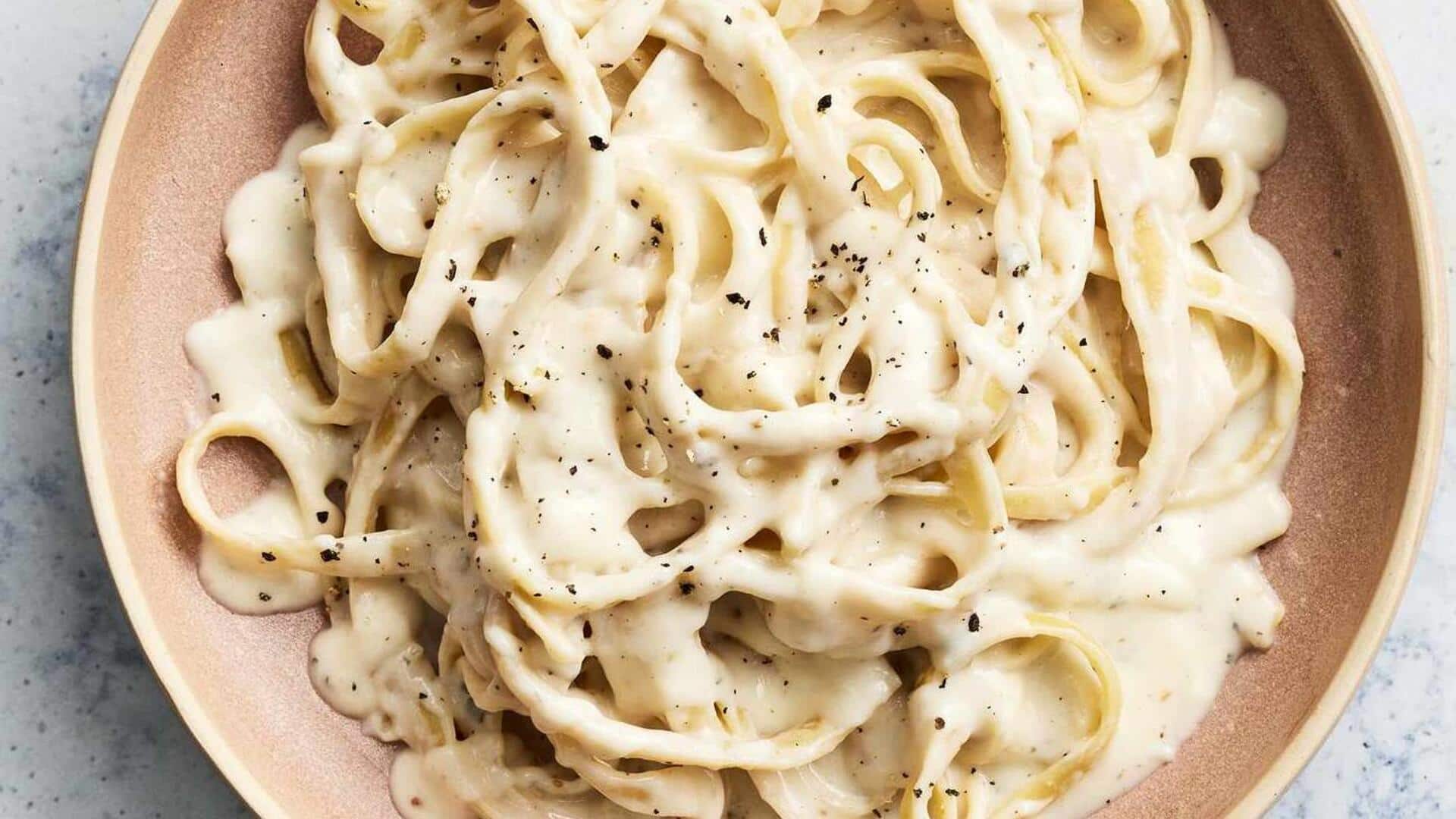 Recipe: Cook vegan spinach Alfredo pasta