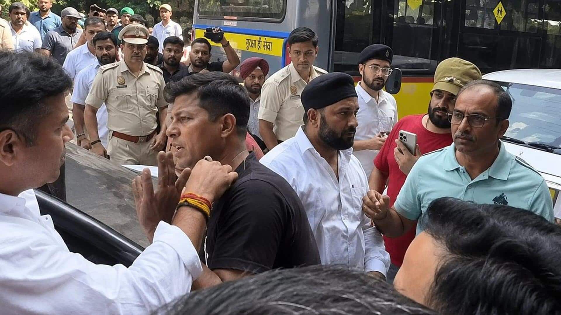 Slap row: Police file non-cognizable report against Parvesh Verma