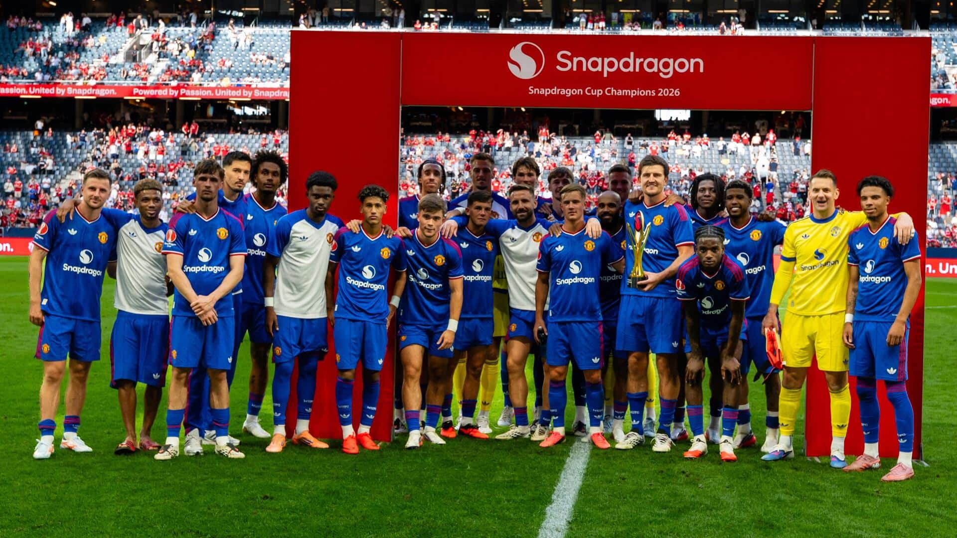 Manchester United come from behind to down Atletico Madrid