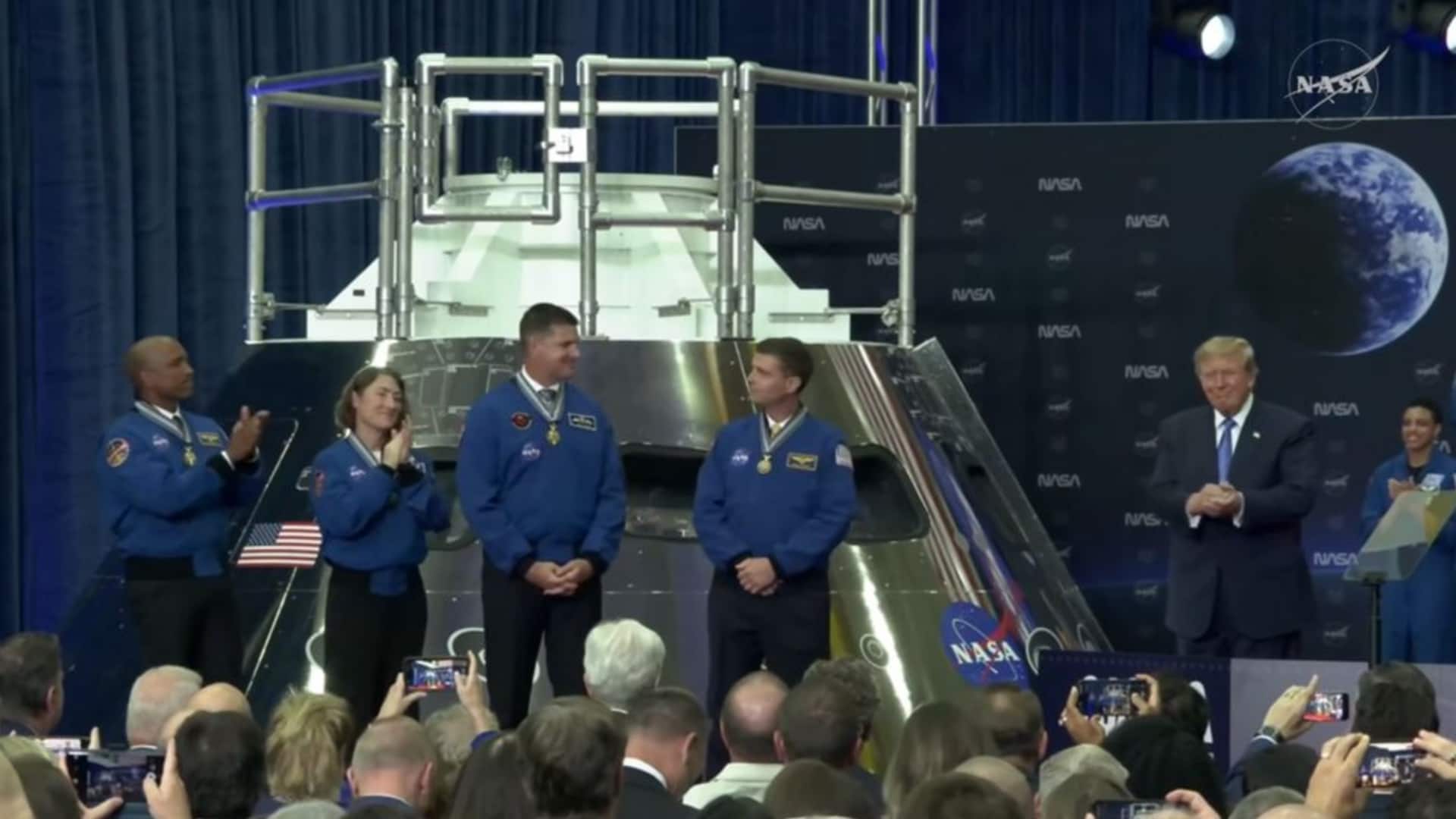 Trump honors Artemis II crew