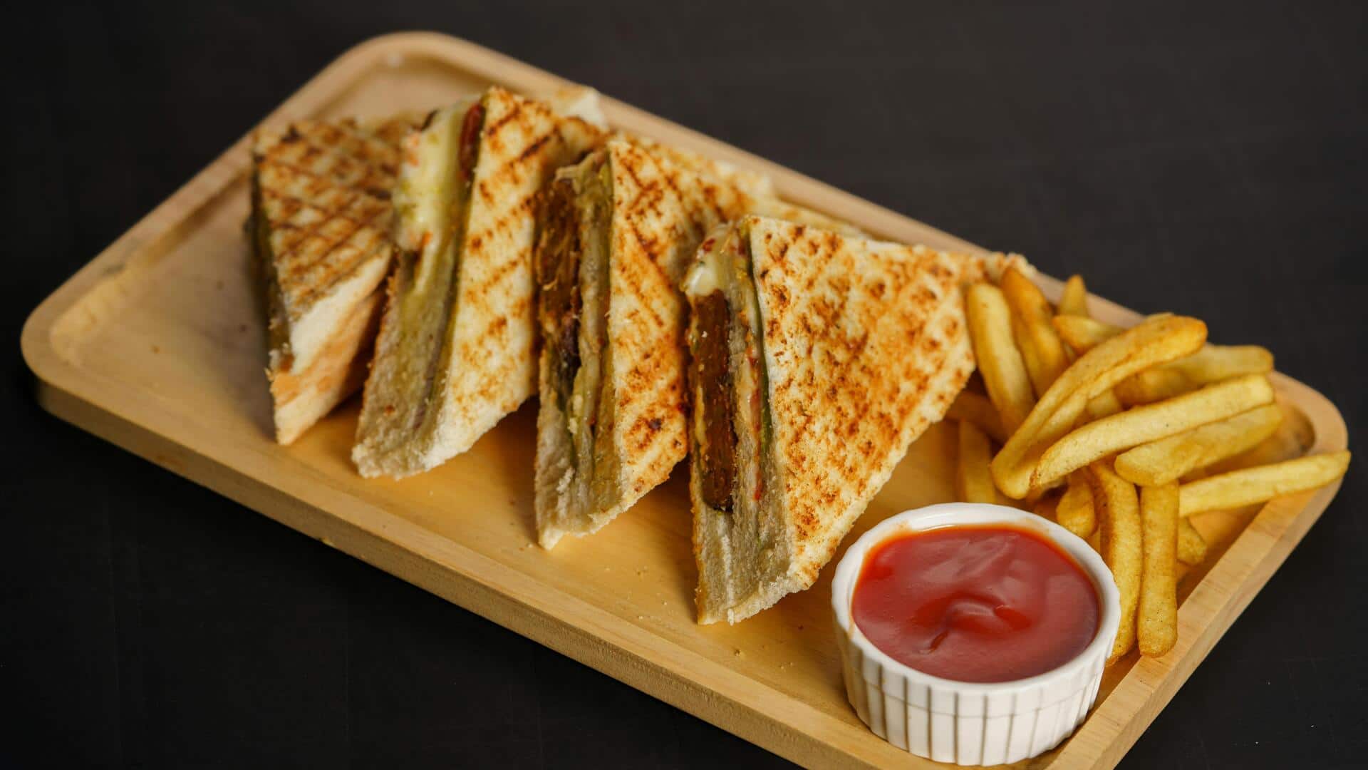 How aloo sandwiches became a street food hit
