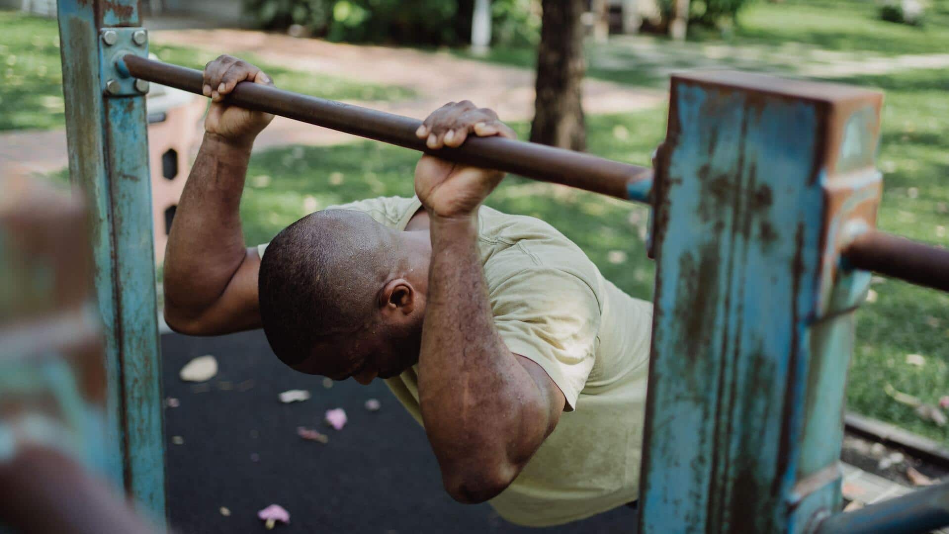 Inverted row: A must-do for upper back strength