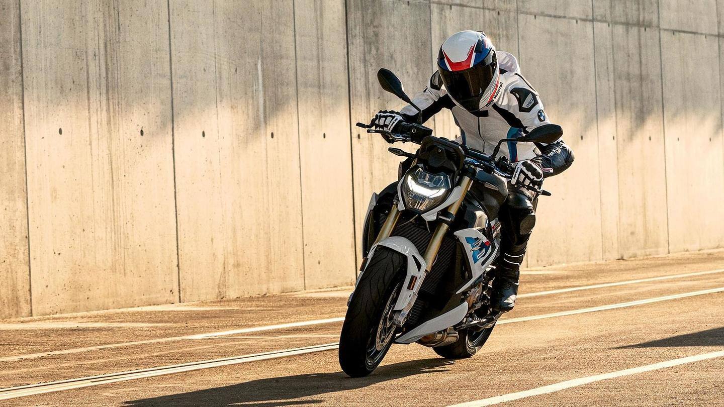 The bike has a 6.5-inch TFT instrument console The bike has a 6.5-inch TFT instrument console