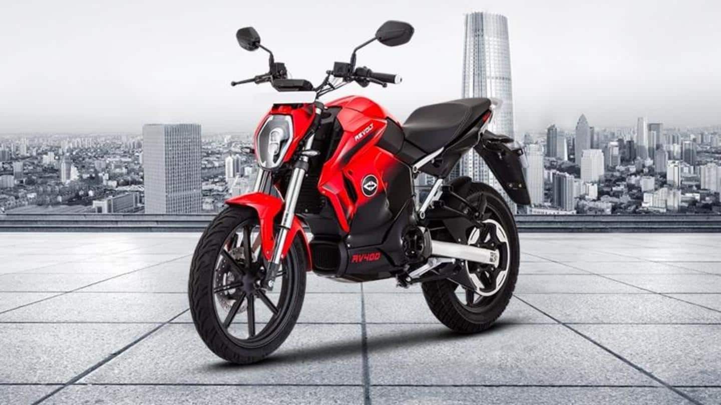 It has inverted front forks and disc brakes It has inverted front forks and disc brakes