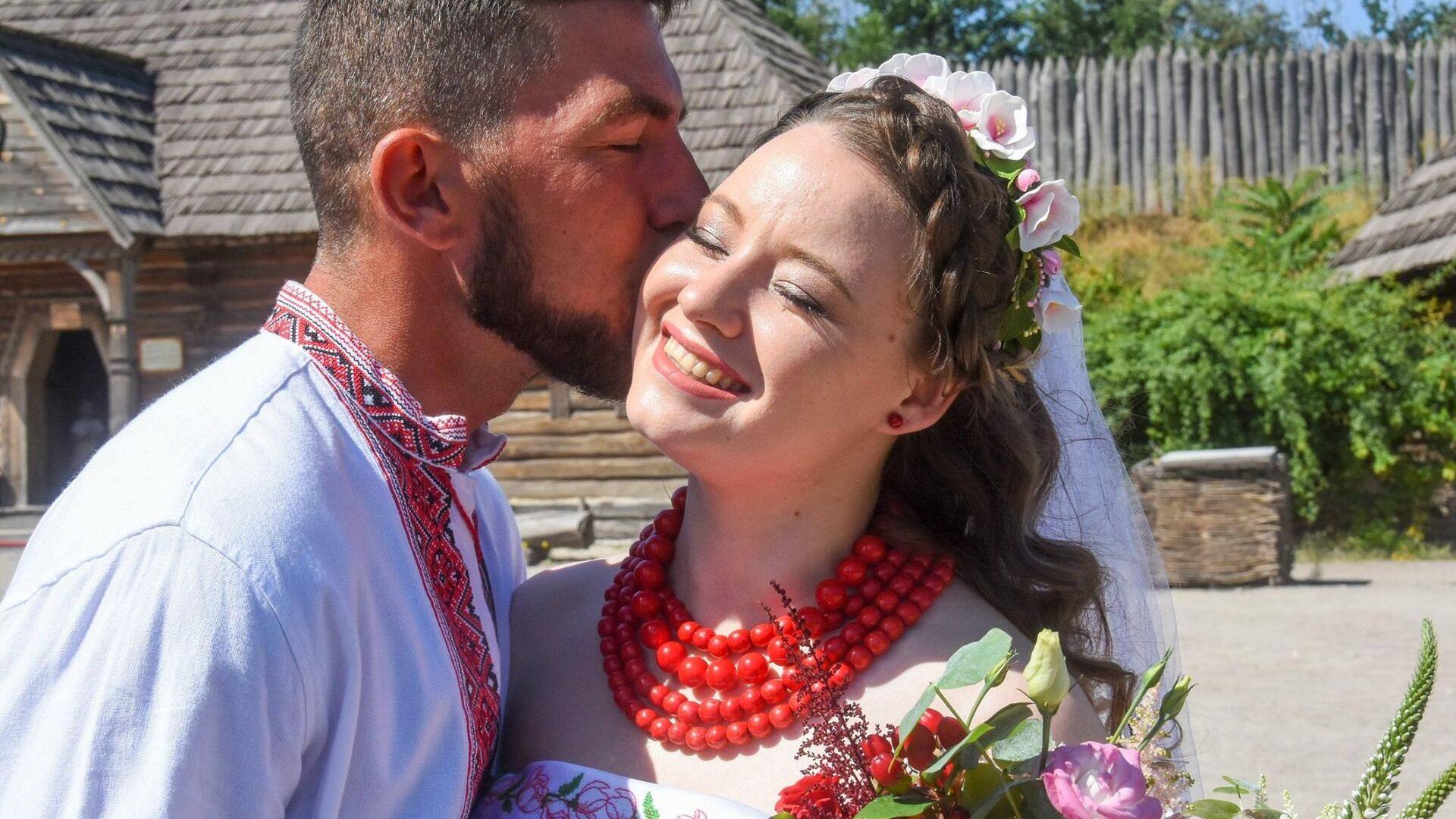 These Belarusian wedding customs are so unique!