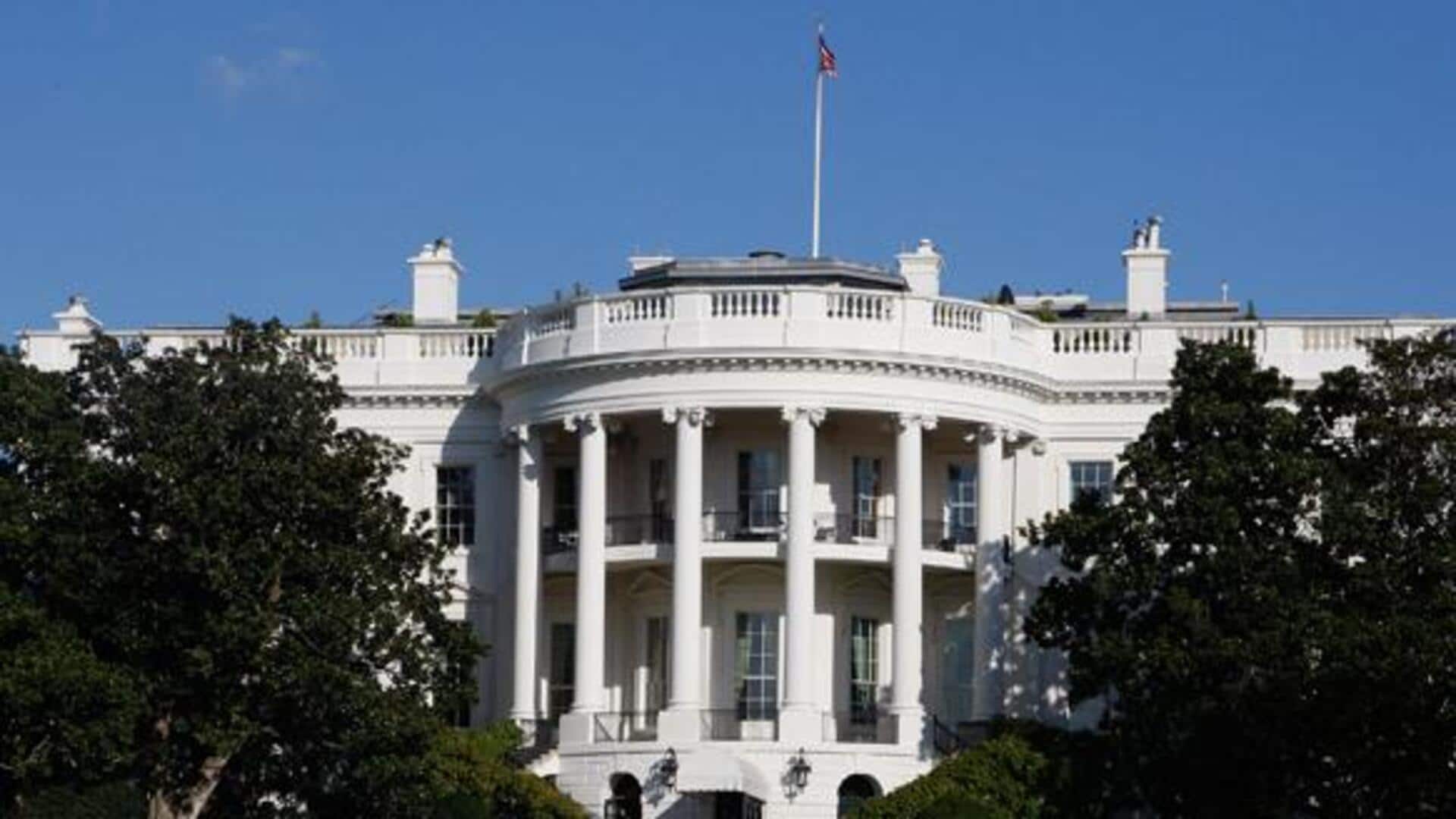 White House briefly locked down after man pulls gun 