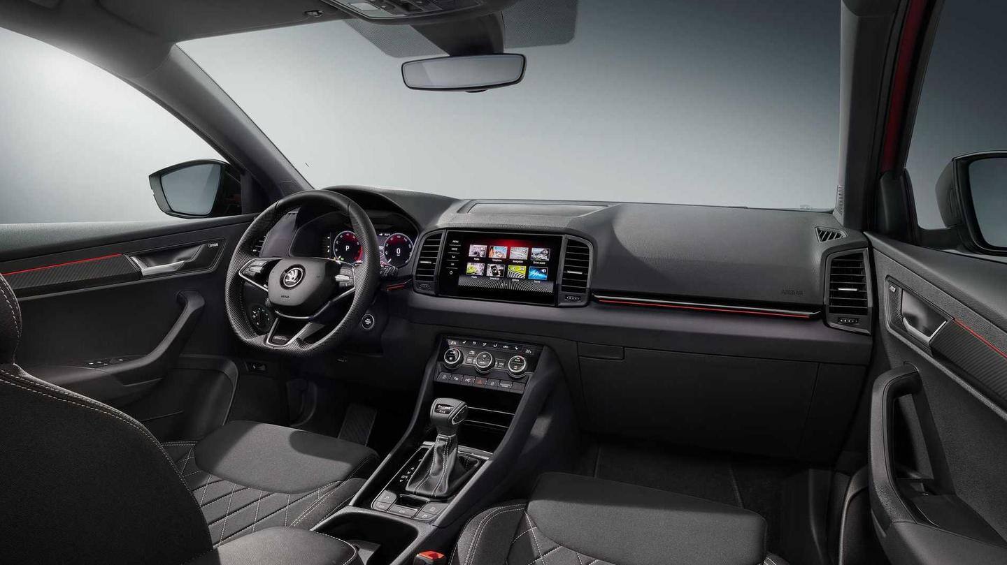 The four-wheeler gets five seats and a flat-bottom steering wheel The four-wheeler gets five seats and a flat-bottom steering wheel
