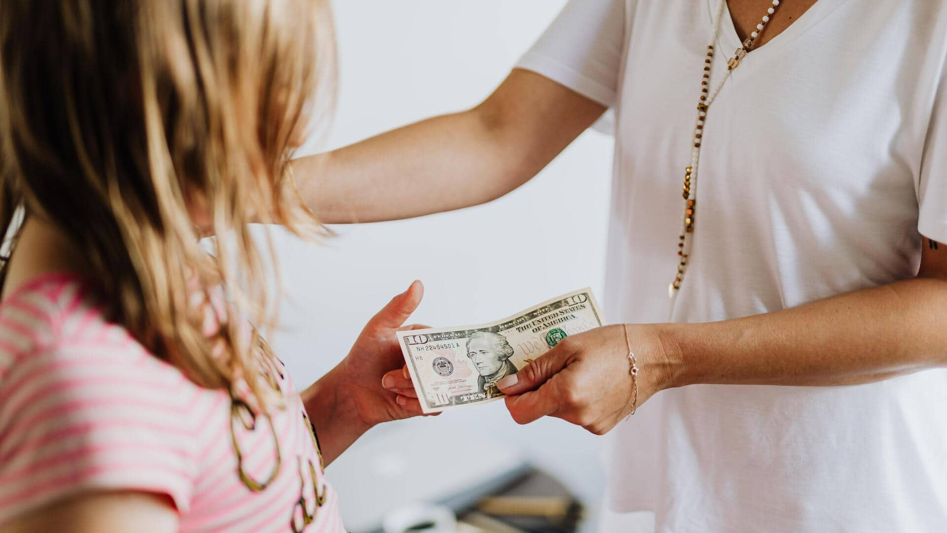 5 simple ways to teach your teens financial discipline