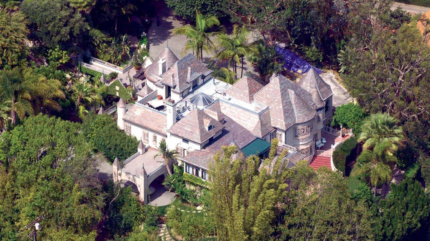 The intruder refused to come out of Depp's shower The intruder refused to come out of Depp's shower