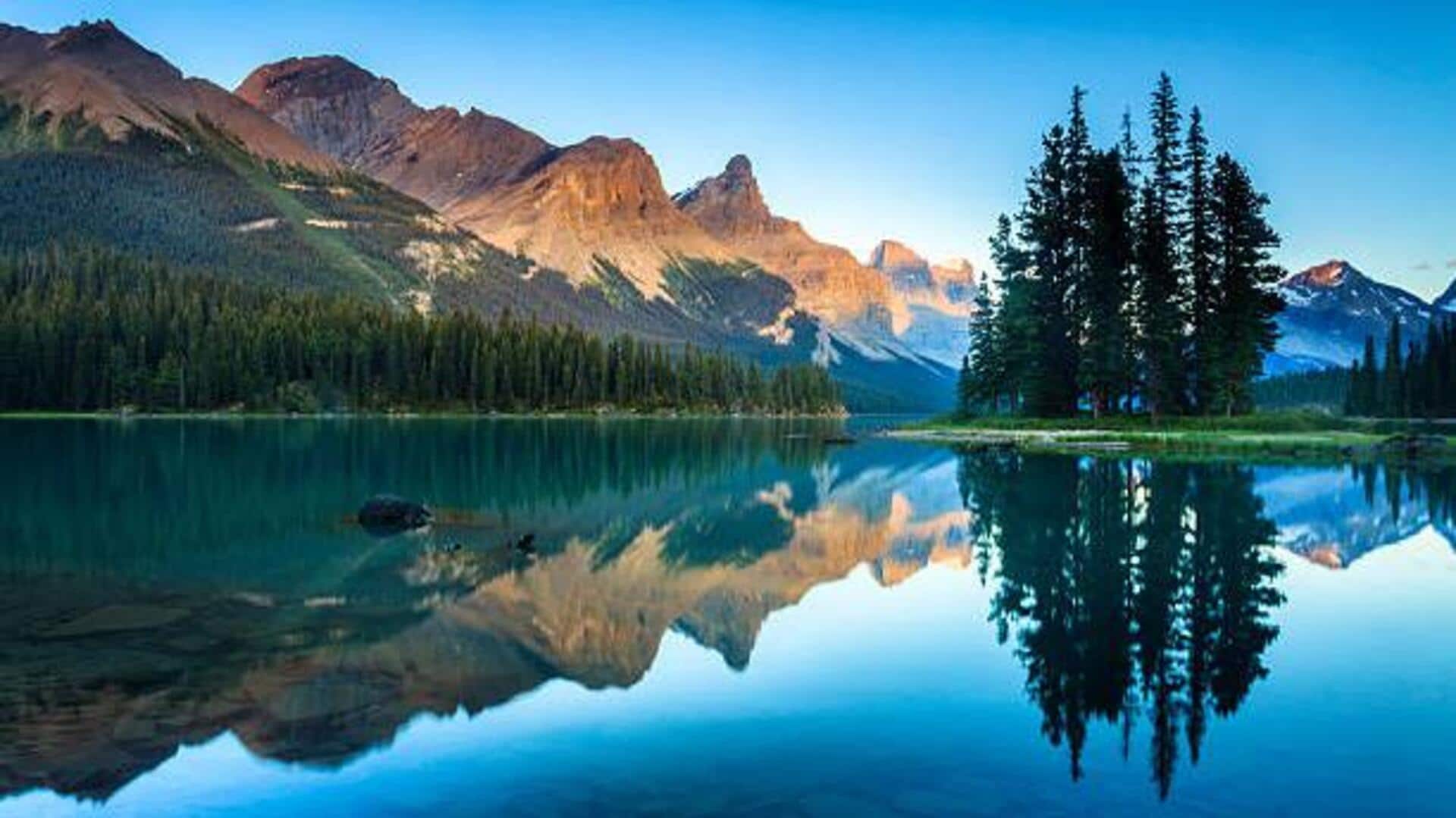 These lakefronts in Canada will leave you mesmerized