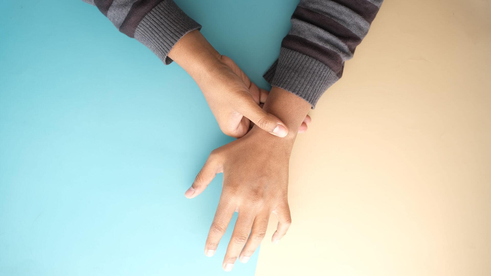 Loosen your stiff wrists with this easy exercise