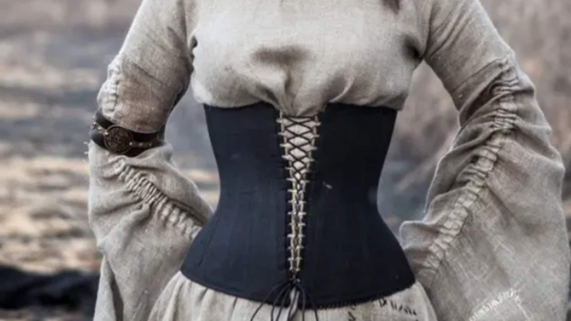 Reviving corsets in modern fashion