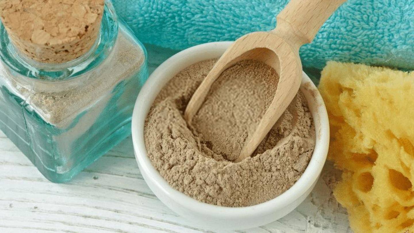 Unlike shampoos, clay helps in retaining moisture, conditioning hair Unlike shampoos, clay helps in retaining moisture, conditioning hair