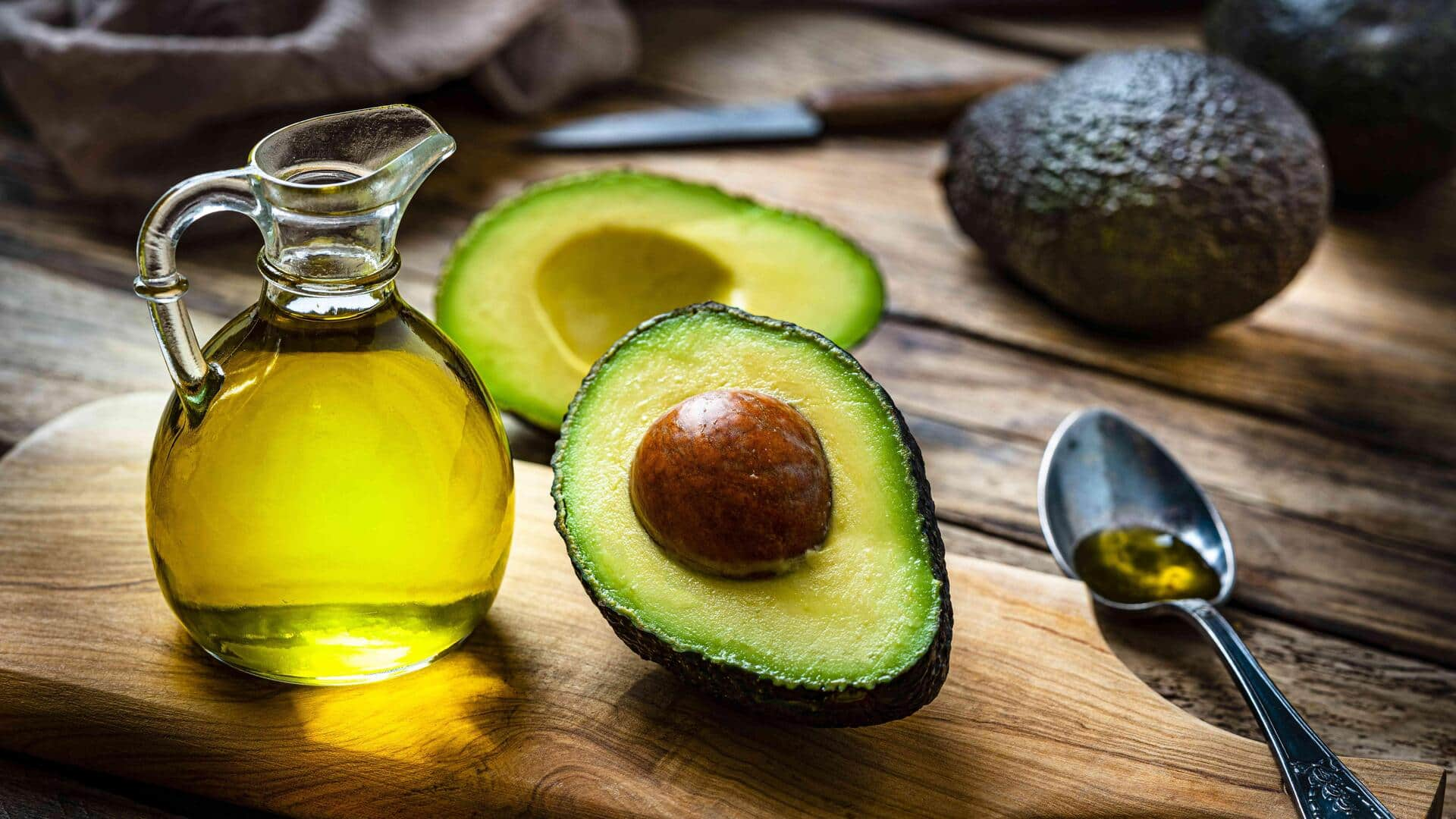 Moisturizing winter skin with avocado oil