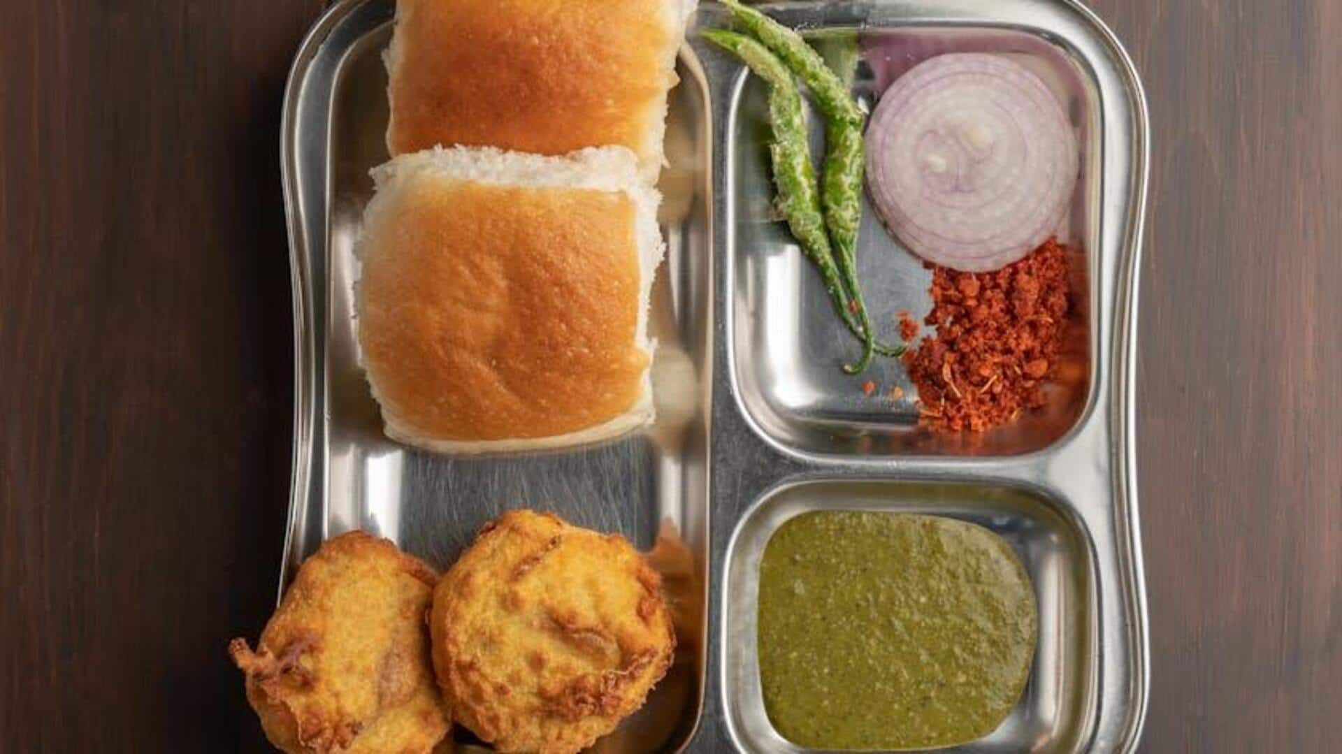 Try these 5 street snacks in Mumbai Try these 5 street snacks in Mumbai