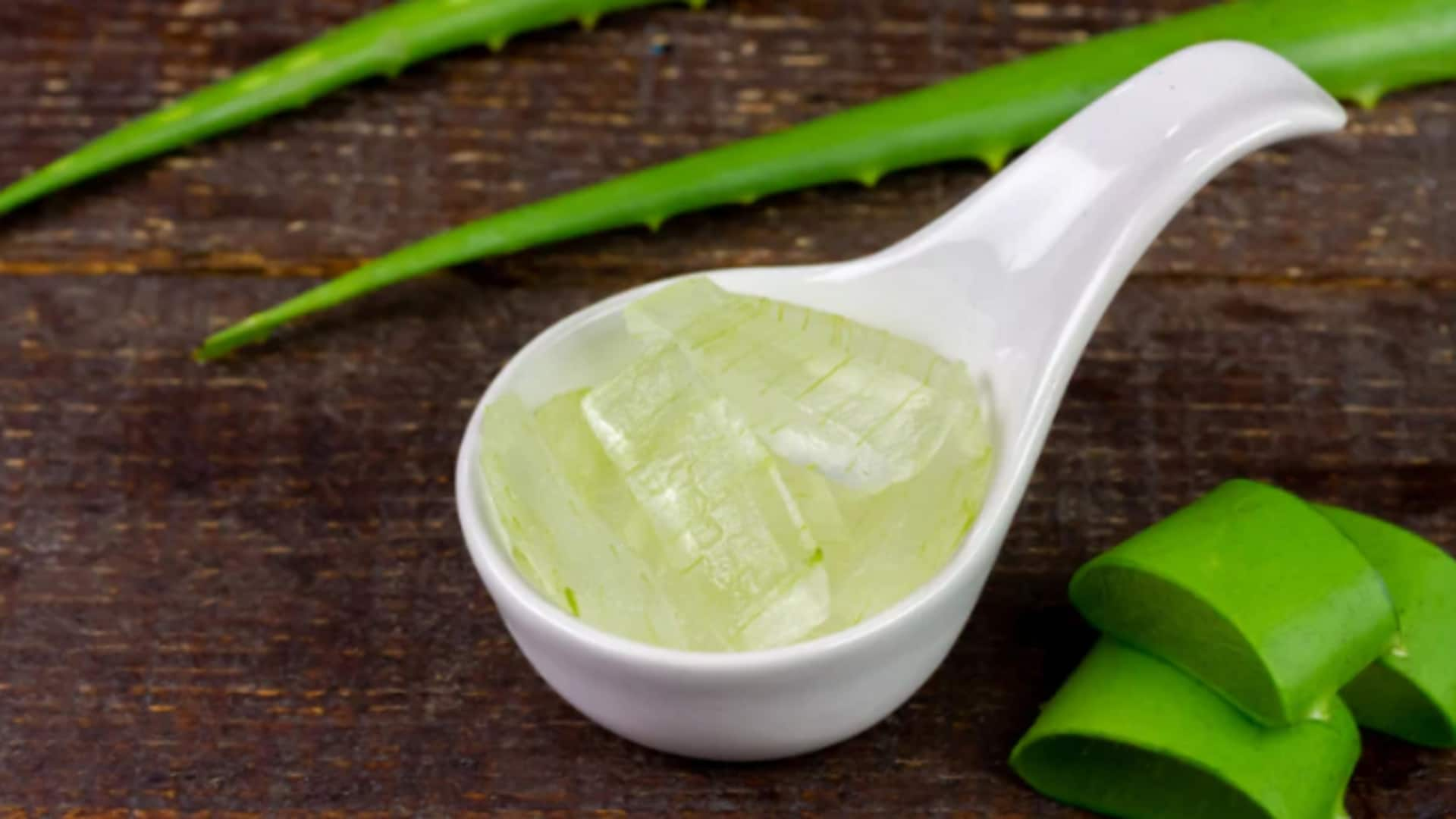 Soothing razor burn with aloe-ice therapy