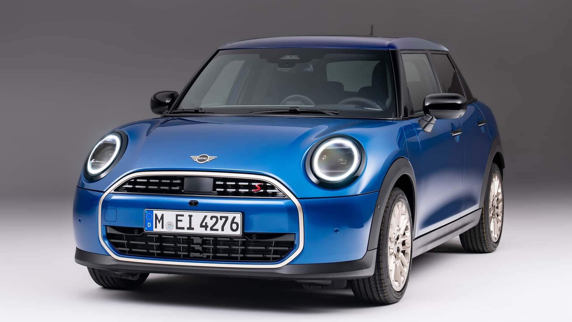 MINI Cooper 5-door, with more power and space, unveiled