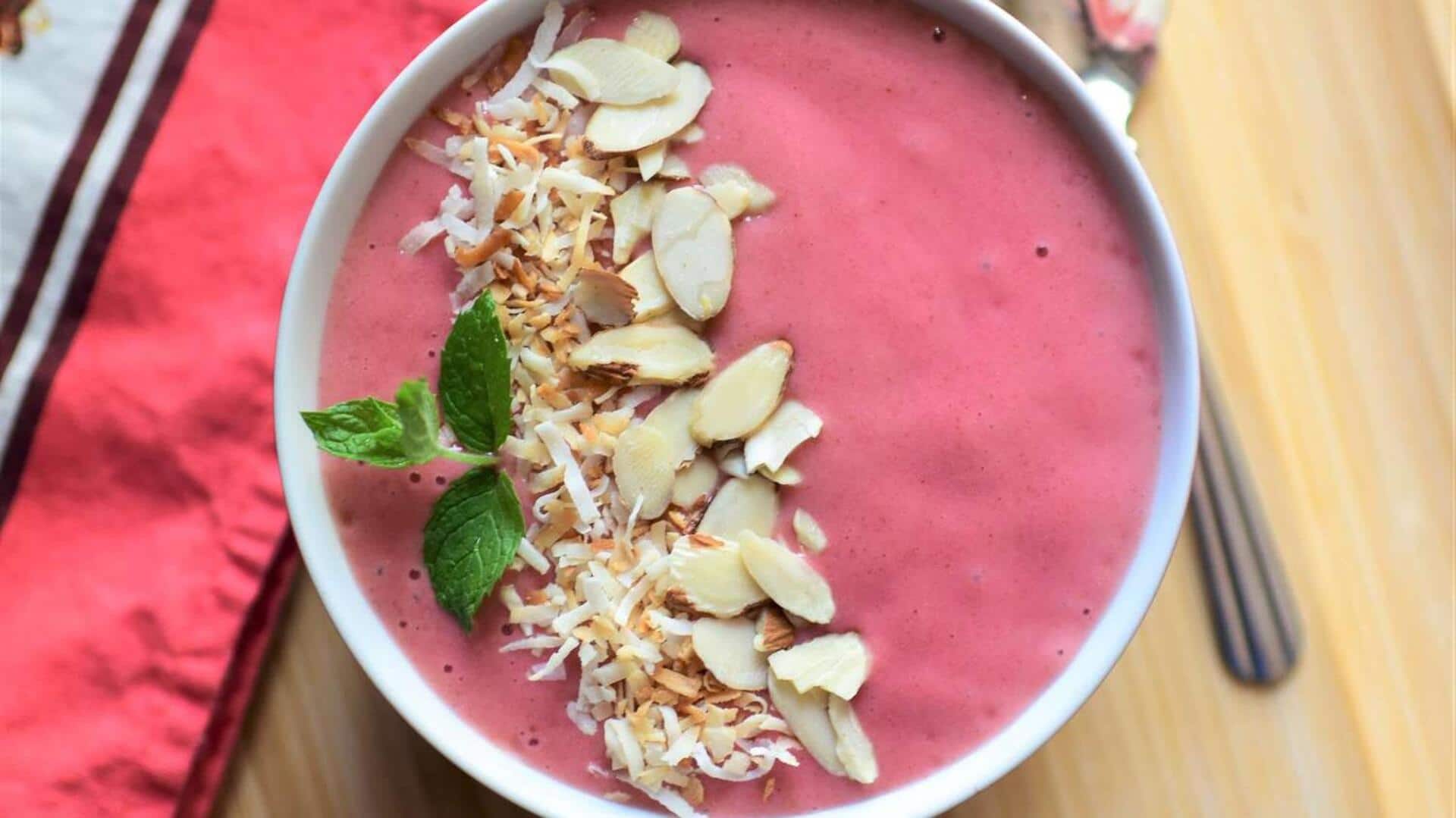 Quick and tasty: Almond smoothie bowls
