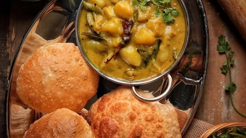 Bedmi poori: The spicy Delhi breakfast loved by locals