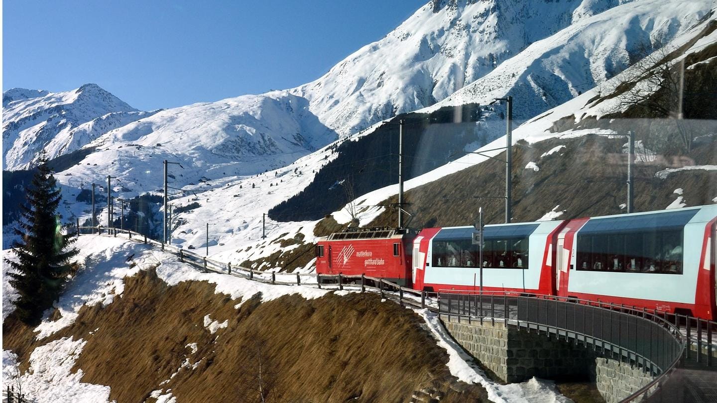 5 most scenic rail routes in the world