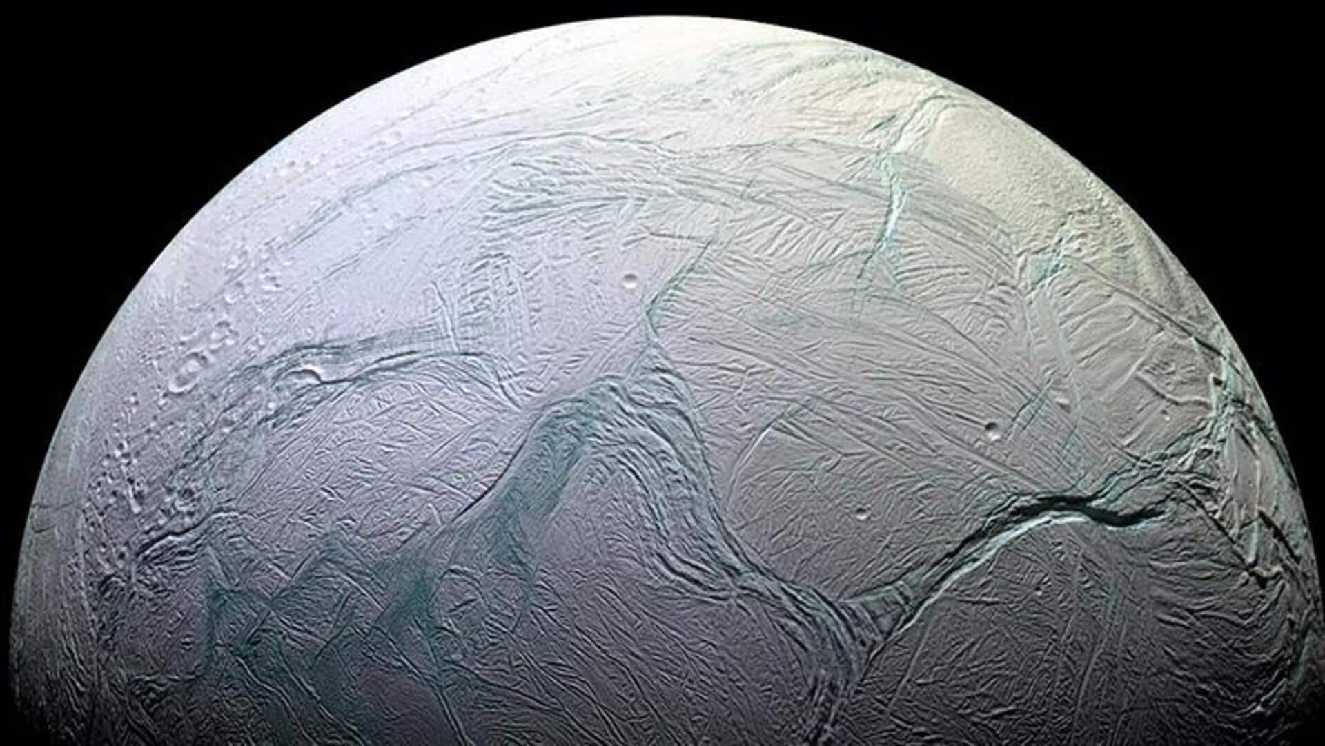 NASA's Webb spots giant vapor plume on Saturn's moon Enceladus