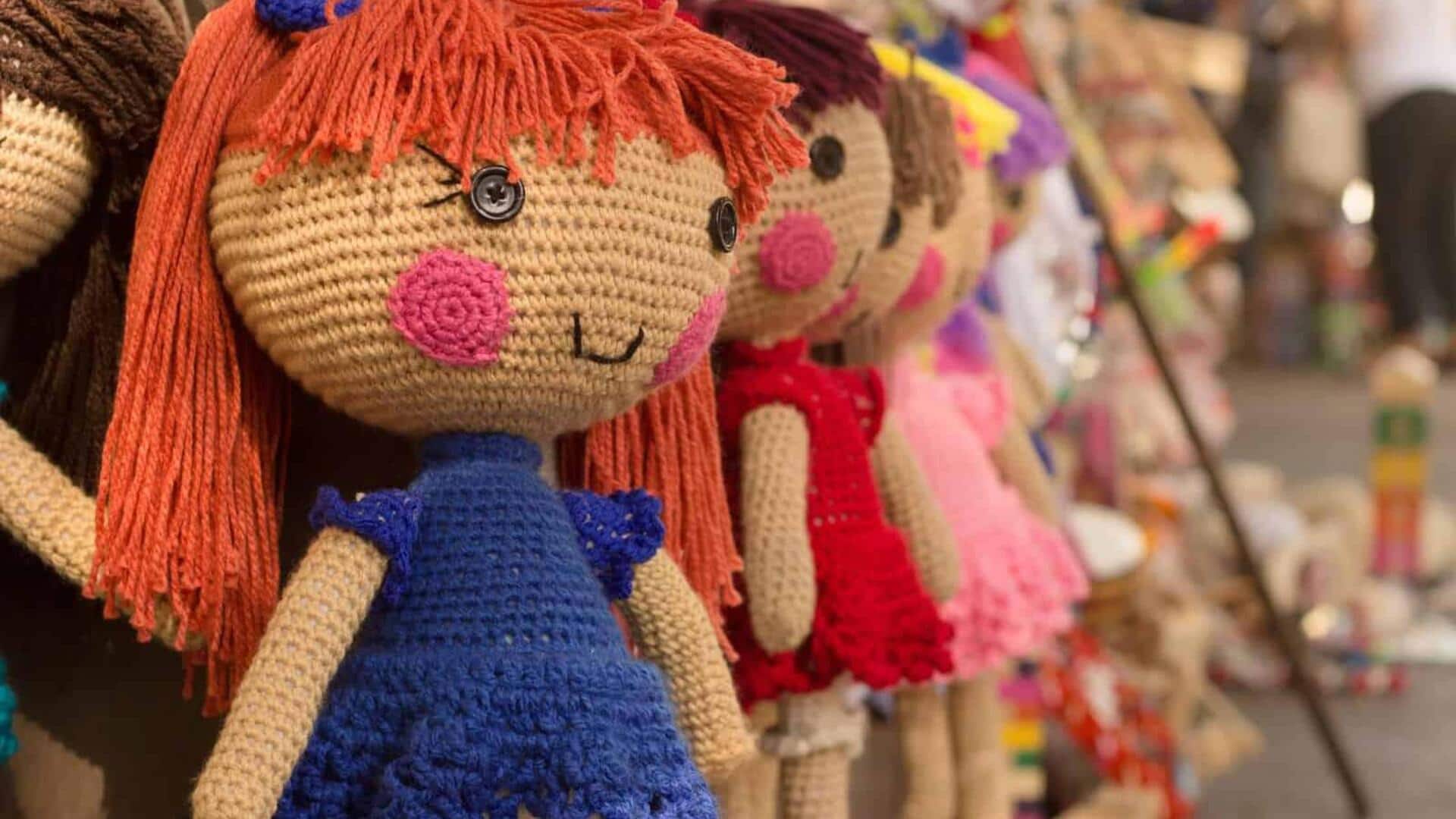 How to create dolls from recycled fabrics 