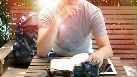 How AI helps travel bloggers save time